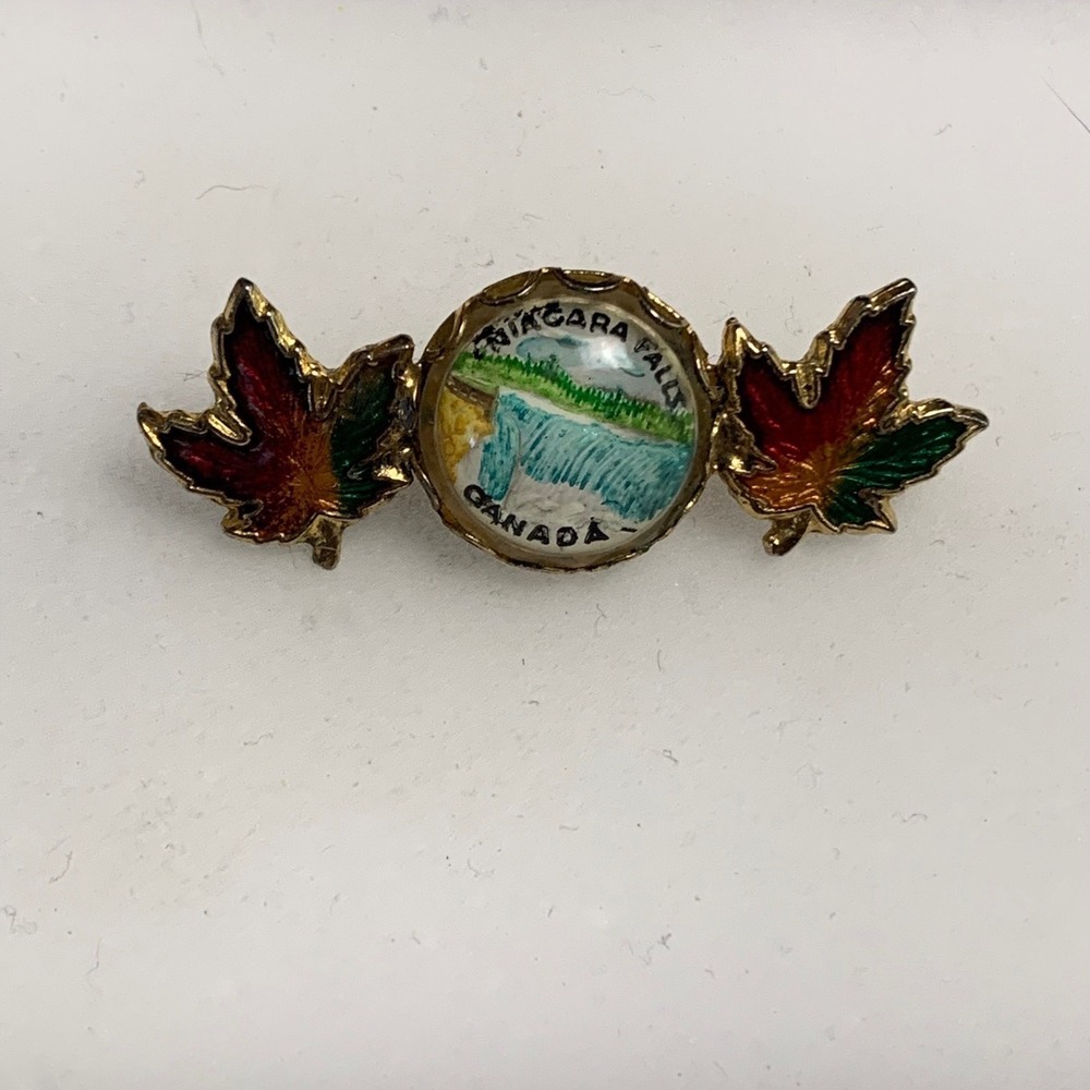 Vintage Niagara Falls Canada Souvenir Brooch Enamel Maple Leaf Gold Tone Pin